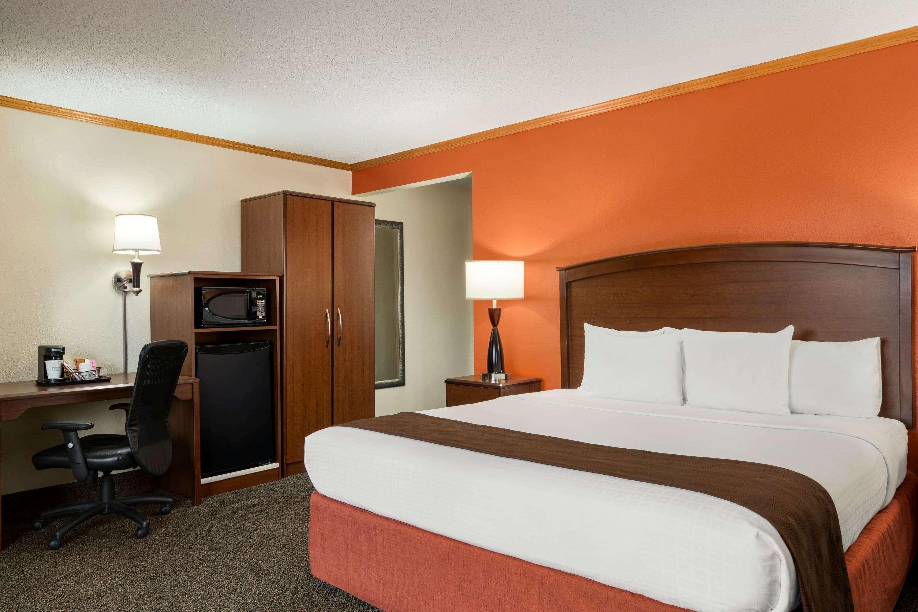 Americinn By Wyndham Virginia Екстериор снимка